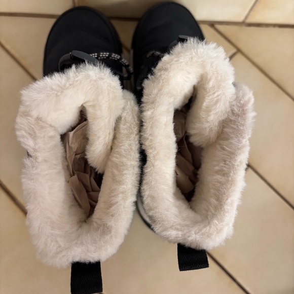 Sorel Black‎ and White Faux Fur-Lined Waterproof Boots Size 3 Youth - Picture 7 of 9